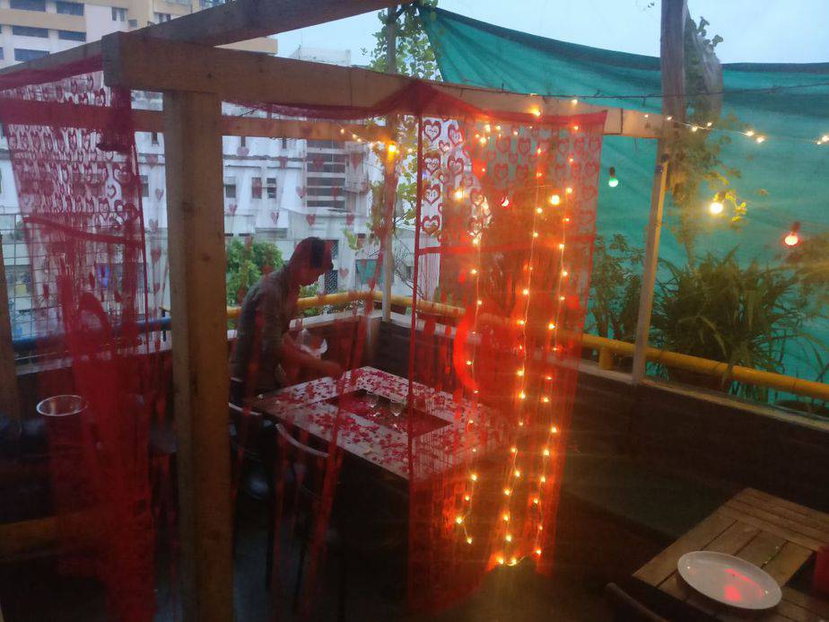 Couple Romantic Dinner in Ahmedabad ️ Best Restaurants [2023]