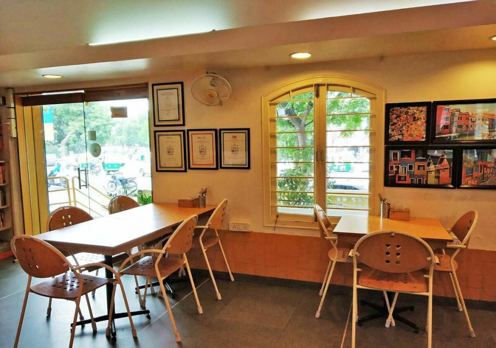 Best 13 Breakfast Places in Ahmadabad to kick start your day
