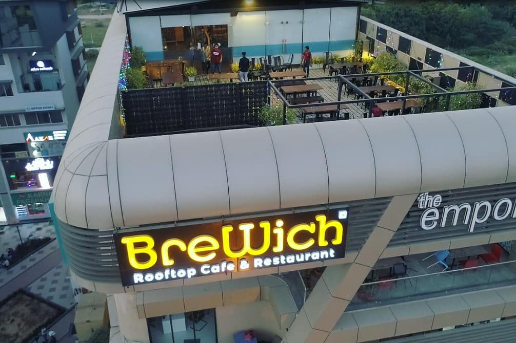 Brewich Rooftop Cafe and Restaurant 